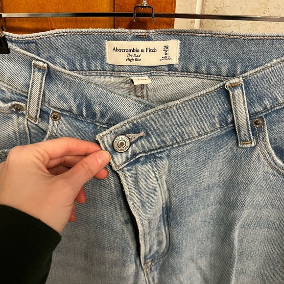 Abercrombie Curve Love High Rise Dad Jeans - Picture 8 of 8